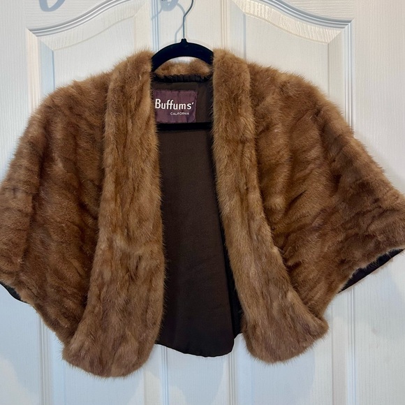 Buffums Jackets & Blazers - 🍸”Buffums” Vintage Mink Fur Shrug/Cape Size L/XL